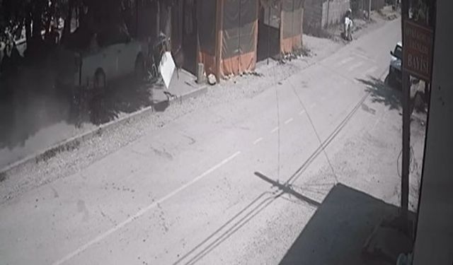 Otomobil kıraathaneye daldı, yaşlı adamın feci sonu!