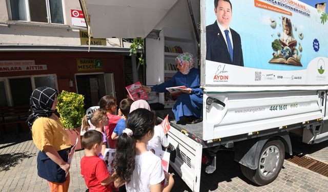 Gezici kütüphane çocukları eğitiyor