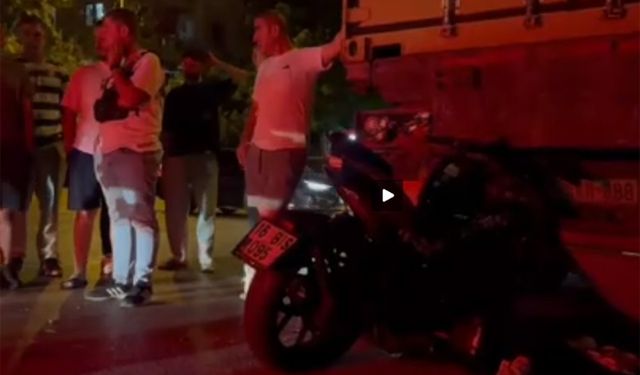 Motosiklet tıra çarptı, arkadaşların biri öldü!