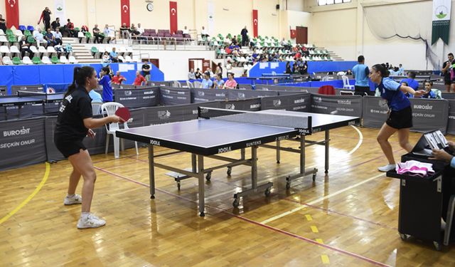 Masa tenisçileri Bursa'da buluştu