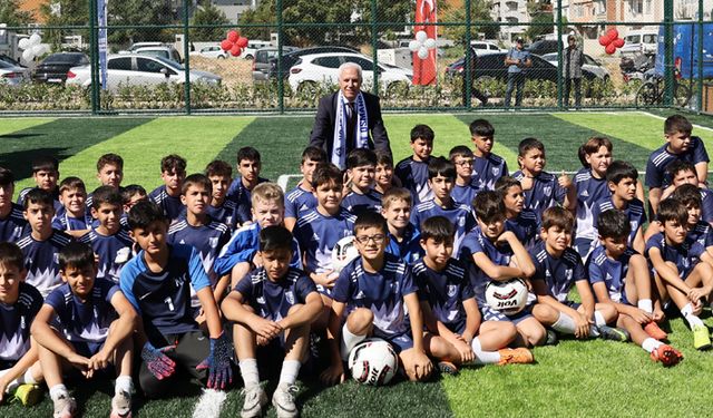 Gençler istedi Bozbey yaptı