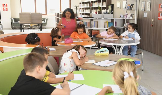 Çocuklar Osmangazi'de yazmayı öğreniyor