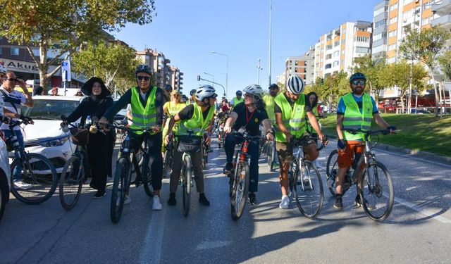 Bursa'da bisikletlere sağlık ve çevre için bindiler