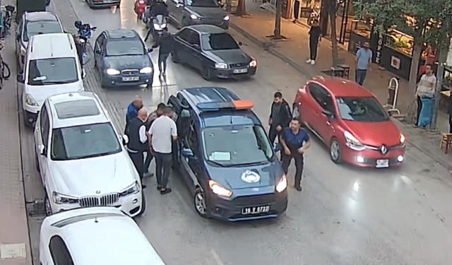 Kalp krizi geçiren adama kayıtsız kalmadılar