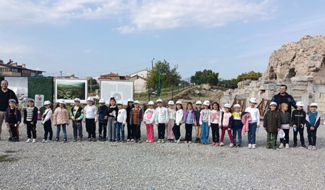 Öğrenciler Bursa'da tarihi keşfediyor