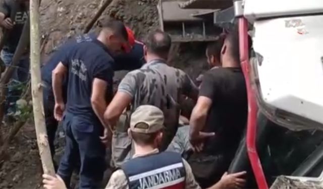 Kepçe operatörü uçuruma yuvarlandı