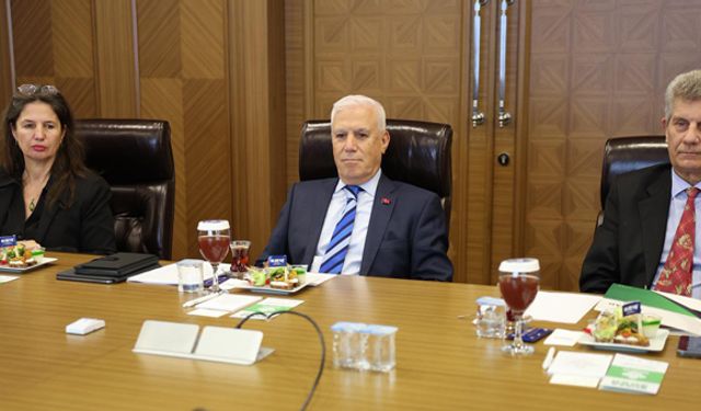 Mustafa Bozbey, inşaat ve gayrimenkul sektörüyle buluştu