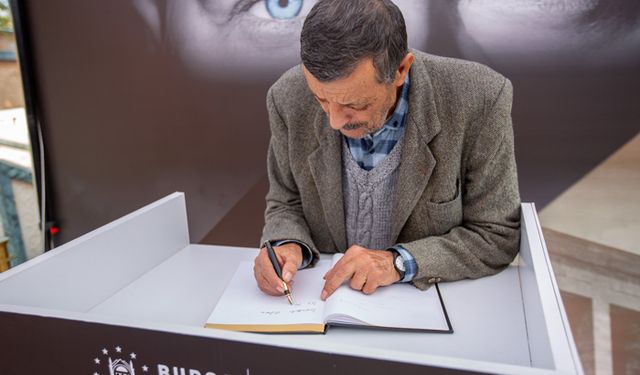 Bursa'da Ata'ya özlemlerini yazılara döktüler