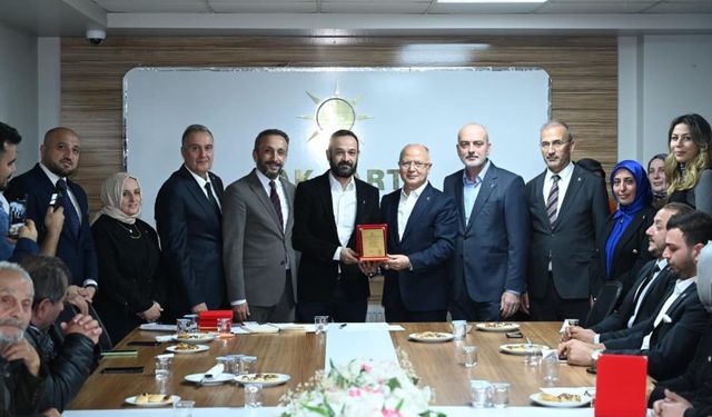 AK Parti'ye Bursa'da büyük katılım