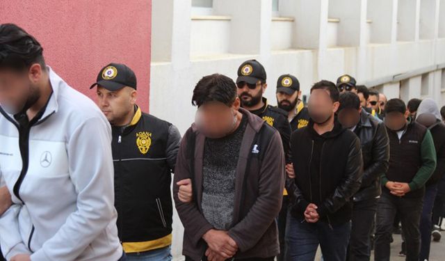 İnşaat firmalarını ve müteahhitleri dolandırdılar