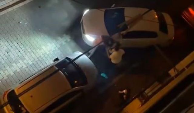 Komşuların otopark kavgasında sopalar konuştu!