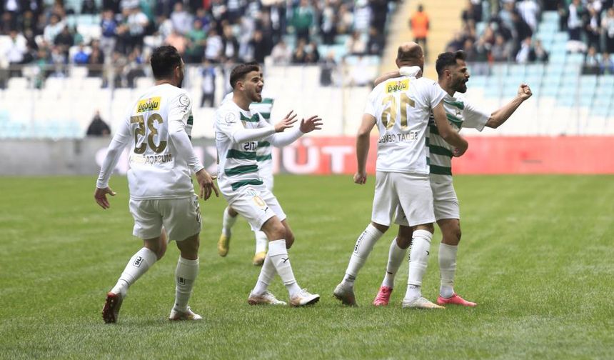 Bursaspor Fenerbahçe'yi de solladı