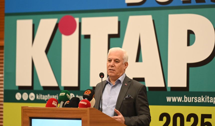 Mustafa Bozbey: Her kitap yeni bir bakış açısıdır
