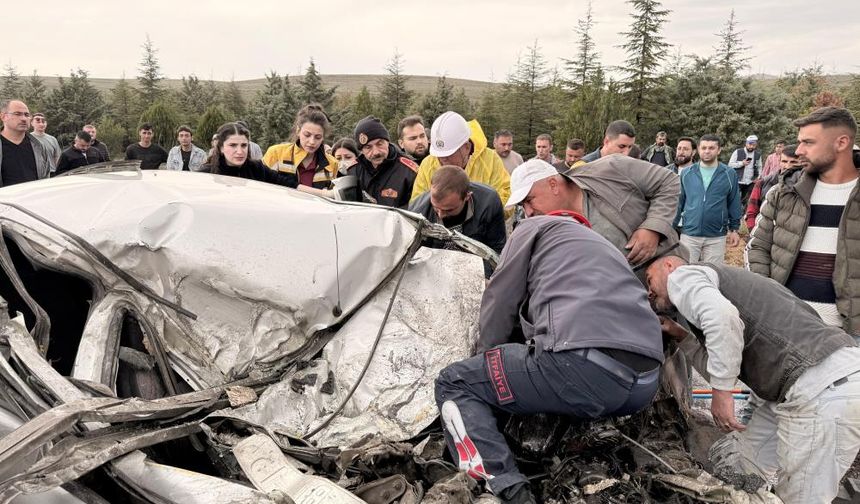 Korkunç kaza, hurdaya döndü