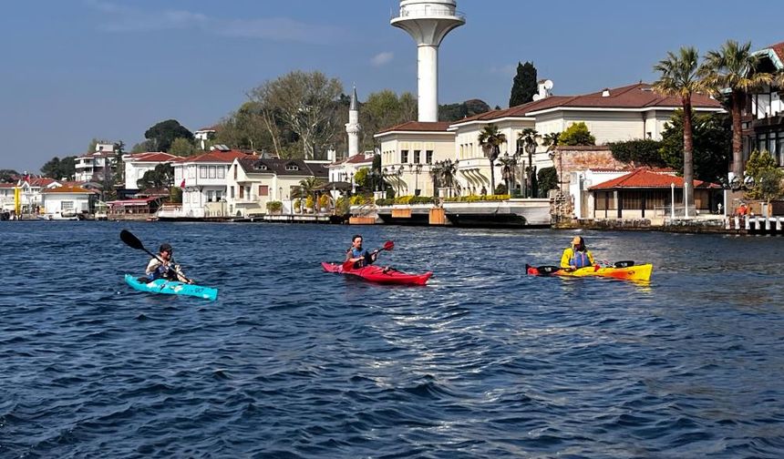 Kanoyla 7 macera yaşadılar, İstanbul'a geldiler