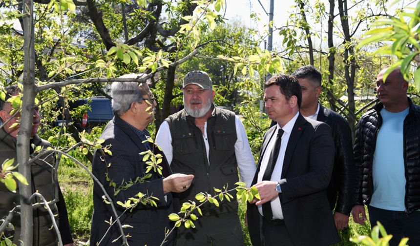 CHP'li Erkan Aydın'dan zarar eden çiftçiye destek