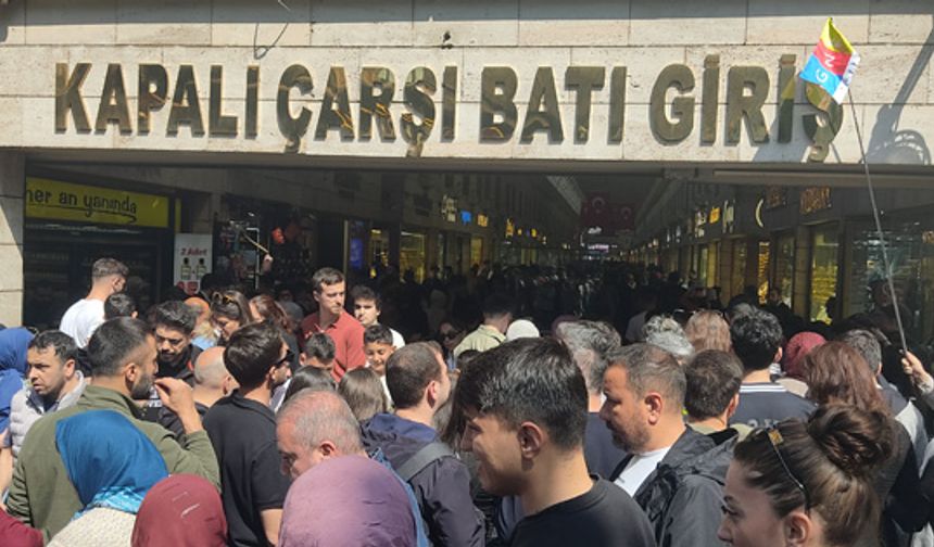 Bursa çarşılarında izdiham var!