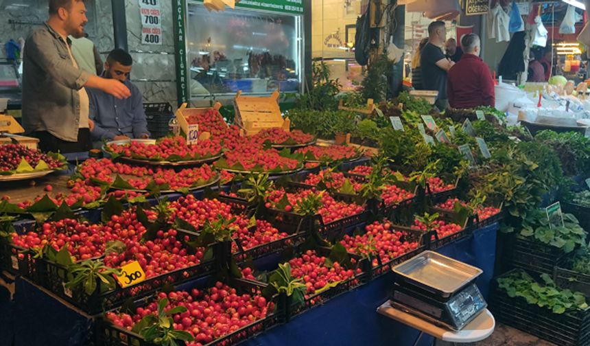 Bursa'da meyve fiyatları cep yakıyor