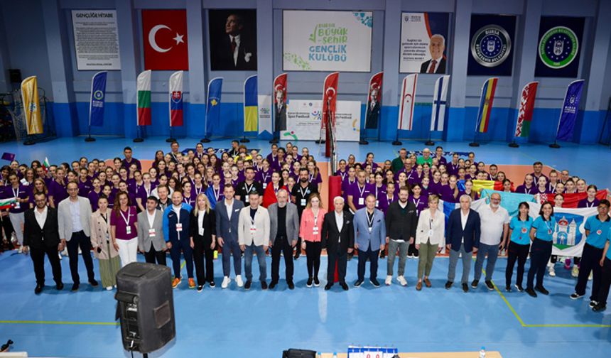 Bursa'da kardeş şehirlerin voleybol turnuvası başladı