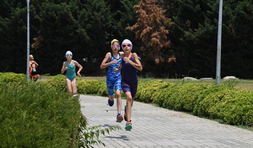 Osmangazi’de Triathle yarışları çocukları kuşattı