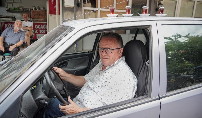 Çayları otomobille taışııyor