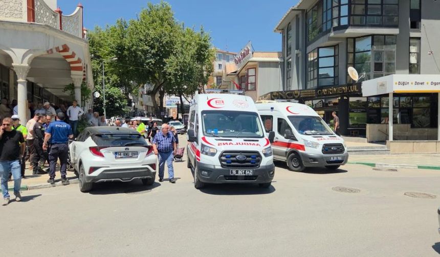 Kadın sürücü yayaları ezdi!