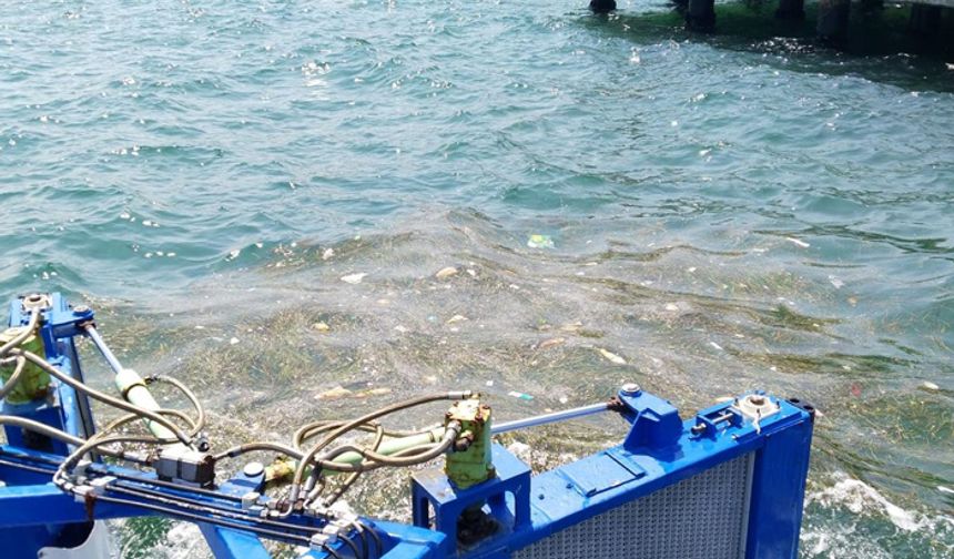 Bursa'da deniz temizliği devam ediyor