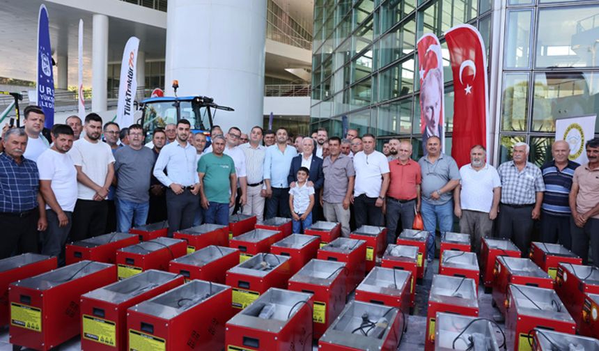Bursa Büyükşehir'den çiftçilere ekipman desteği