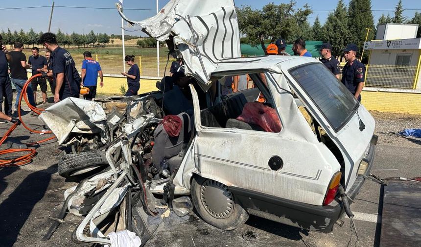 Feci kaza, baba ve kızı can verdi