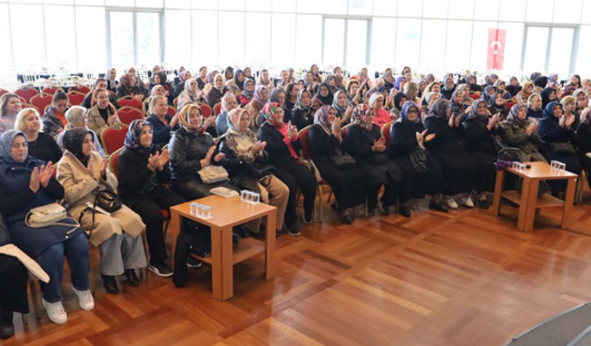 Kadınlar Bursa'da edebiyat etkinliğinde buluştu