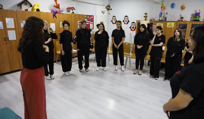 Lise öğrencilerine kadına şiddet eğitimi