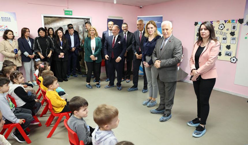 Çocuklara diş sağlığı eğitimi