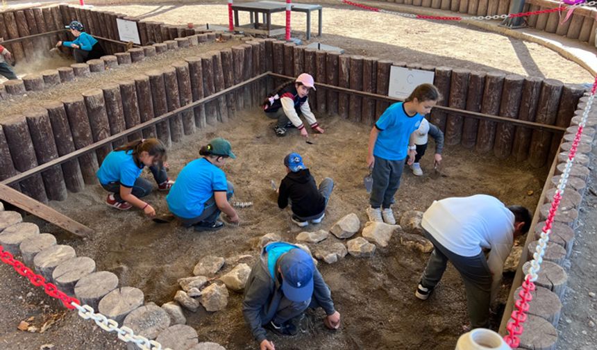 Arkeopark’ta arkeolojiyi tanıyorlar