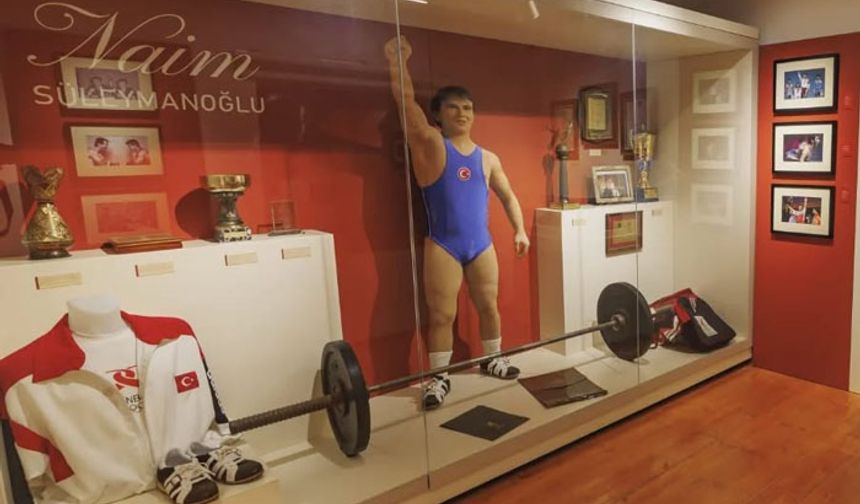 Efsane halterci Naim Süleymanoğlu Osmangazi'de anıldı