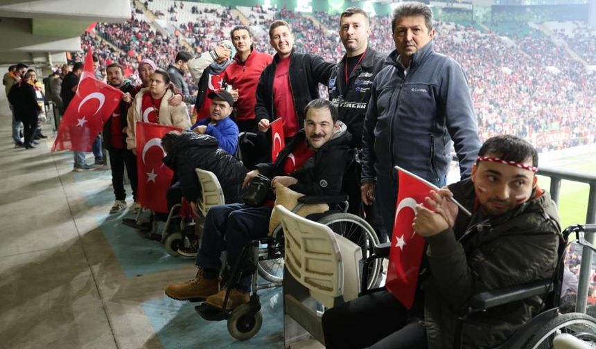 Engelli bireyler milli heyecan yaşadı