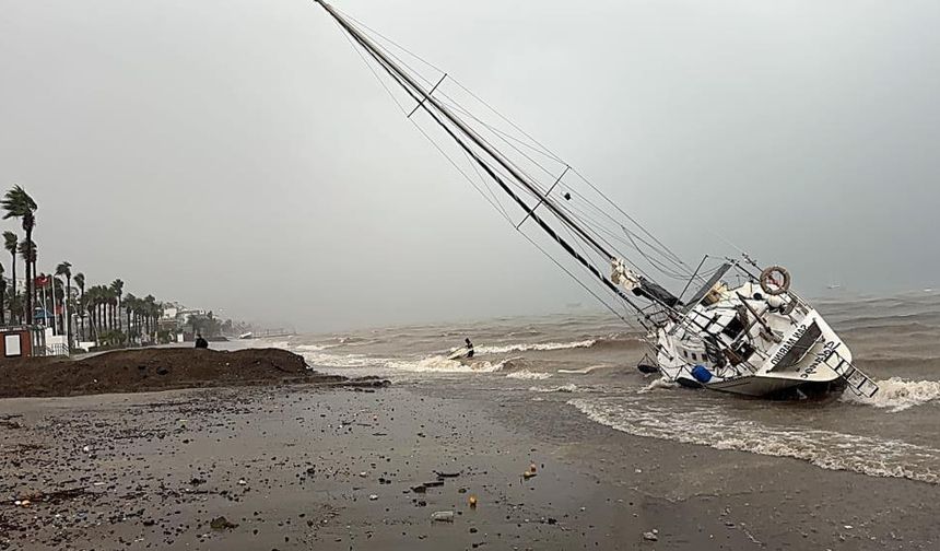 Marmaris'te kıyamet günü! Karaya oturdular