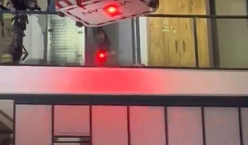 Bursa'da kadın dairesini yakmak istedi, etrafa küfürler savurdu