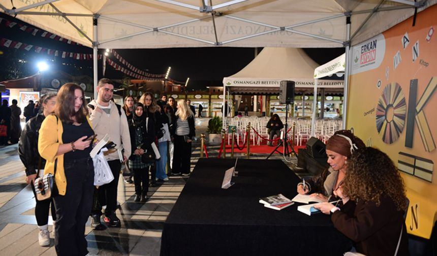 Kitap severler Osmangazi'deki fuara akın ediyor