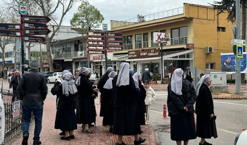 Bursa'yı rahibiler bastı!