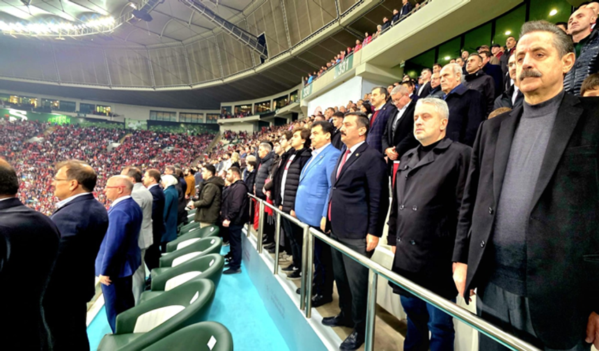 Faruk Çelik'e milli maçta büyük ayıp