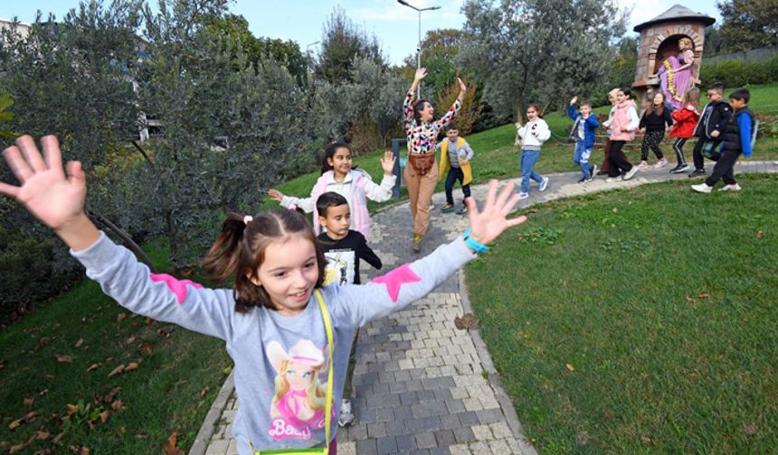 Çocuklar tiyatro  etkinliğinde doğayla buluştu