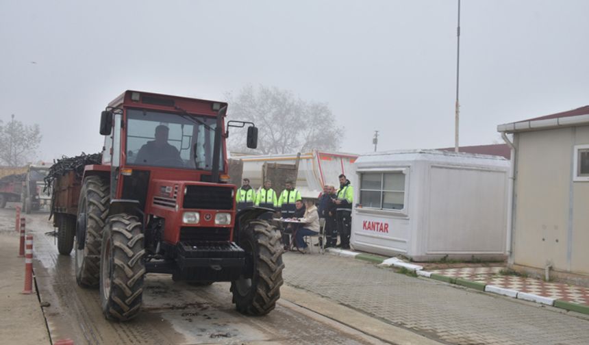 Bursa'da çiftçinin yüzünü Büyükşehir  güldürüyor