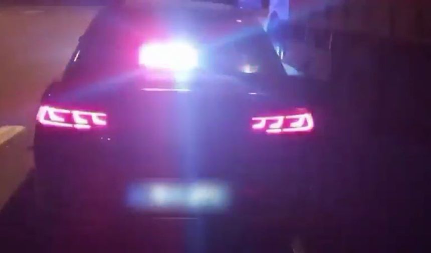 Aracındaki çakarla gezen sürücü Jandarma'dan kaçamadı